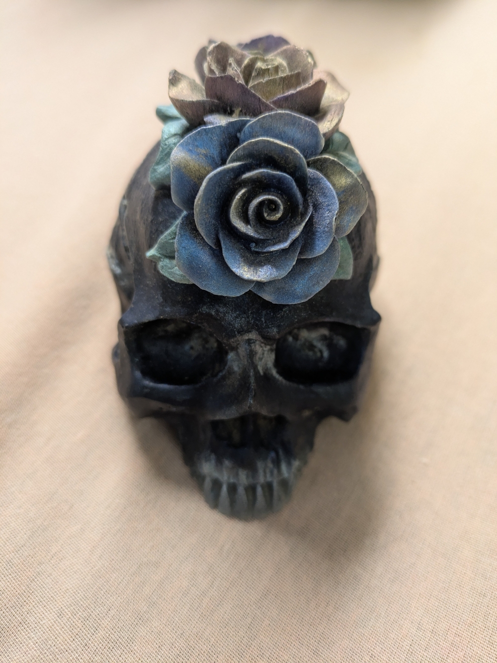 Resin Black And Gray Skull With Roses Handmade